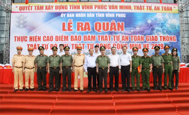 Các đại biểu tại Lễ phát động ra quân. Các đại biểu tại Lễ phát động ra quân.