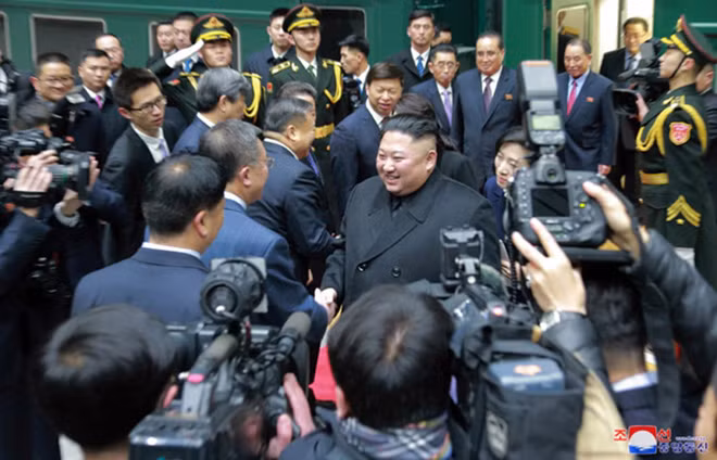 Sáng 10-1, Tân Hoa Xã xác nhận Nhà lãnh đạo Triều Tiên Kim Jong-un đã đến Bắc Kinh ngày 8-1 và tiến hành hội đàm với Tổng Bí thư, Chủ tịch nước Trung Quốc Tập Cận Bình.