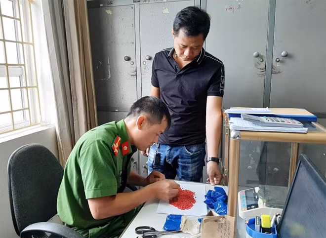 Cơ quan Cảnh sát điều tra tiến hành giám định.