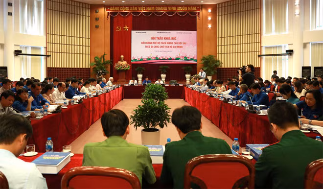 Các đại biểu dự hội thảo. Các đại biểu dự hội thảo.