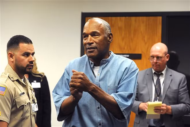 O. J. Simpson sau khi được phóng thích vào ngày 20-7-2017.