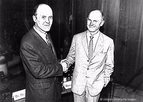Năm 1993, José Ignacio Lopez de Arriortua (bên trái) đã gặp gỡ ông chủ của Volkswagen, Ferdinand Piech và quyết định chuyển sang làm việc cho Volkswagen và chuyển giao cho hãng này các bí mật sản xuất của General Motors mà ông ta đã từng nắm giữ.
