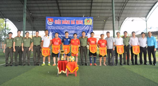Ngoài công tác chuyên môn, cán bộ chiến sĩ phòng tham mưu còn tích cực tham gia các phong trào thể dục thể thao.