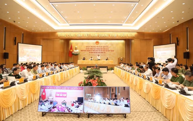 Toàn cảnh hội nghị.