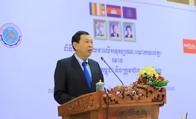 Phó tổng giám đốc Viettel Cambodia Nhong Dinthon phát biểu tại Lễ Ký kết.