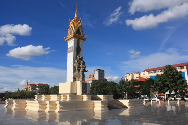 Tượng đài hữu nghị Việt Nam – Campuchia.