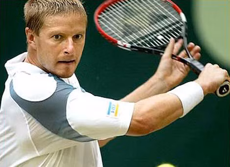 Yevgeny Kafelnikov, người bị nghi ngờ đã buộc phải từ bỏ sự nghiệp thi đấu ở tuổi 29 vì dàn xếp kết quả.