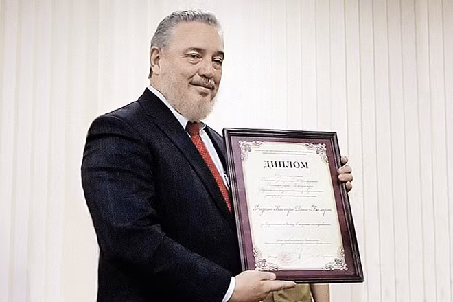 Fidelito được phong chức Giám đốc danh dự Đại học quốc gia Voronezh, năm 2014.