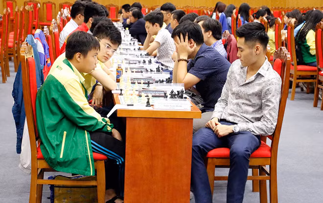 Các kỳ thủ tham dự giải cờ vua vô địch quốc gia 2019 đang diễn ra ở Bắc Giang.
