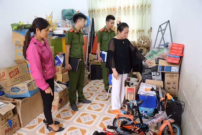 Công an tỉnh Vĩnh Phúc kiểm tra Trường mầm non Tam Hợp bị đối tượng Trường trộm cắp tài sản.