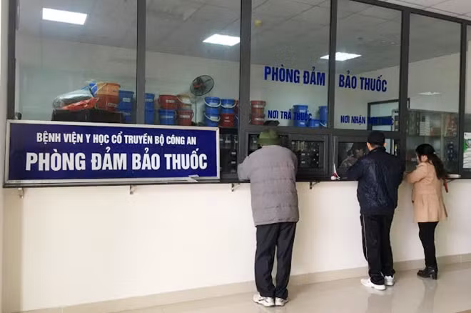Bảo hiểm Công an nhân dân đảm bảo cung ứng đủ thuốc cho bệnh nhân BHYT. Bảo hiểm Công an nhân dân đảm bảo cung ứng đủ thuốc cho bệnh nhân BHYT.