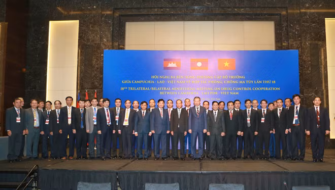 Bộ trưởng Tô lâm, các trưởng đoàn và đoàn Việt Nam dự hội nghị.