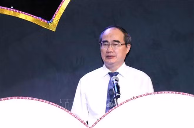 Đồng chí Nguyễn Thiện Nhân - – Uỷ viên Bộ chính trị - Bí thư Thành uỷ TP HCM phát biểu tại sự kiện.