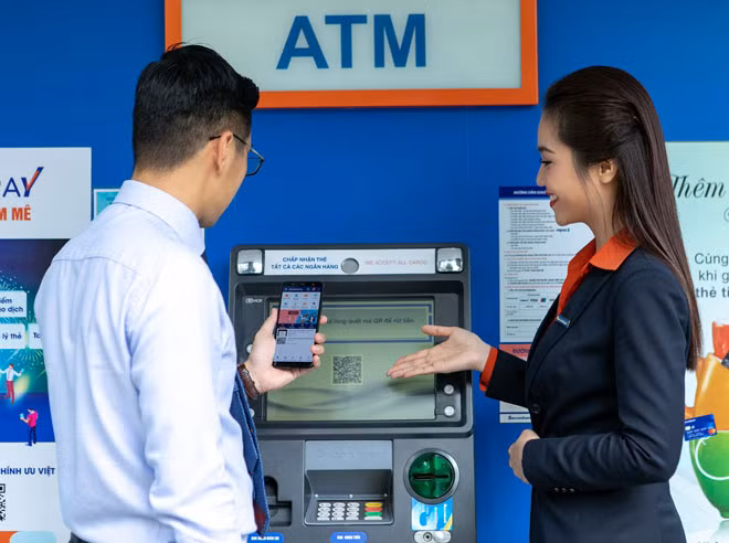 Hướng dẫn khách hàng các ứng dụng thanh toán qua điện thoại di động.