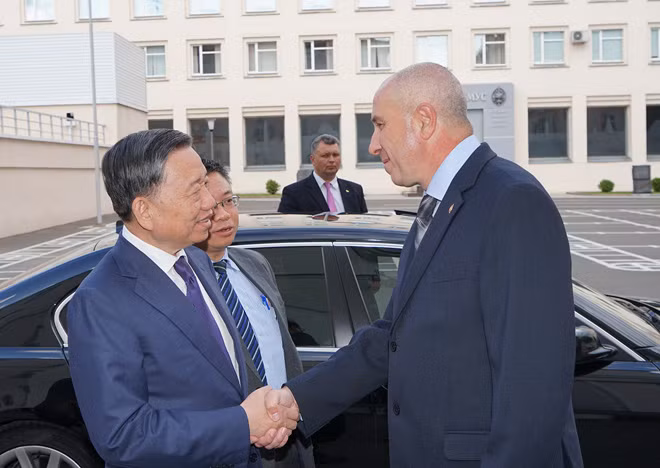 Bộ trưởng Tô Lâm và Bộ trưởng Bộ Nội Vụ Belarus.