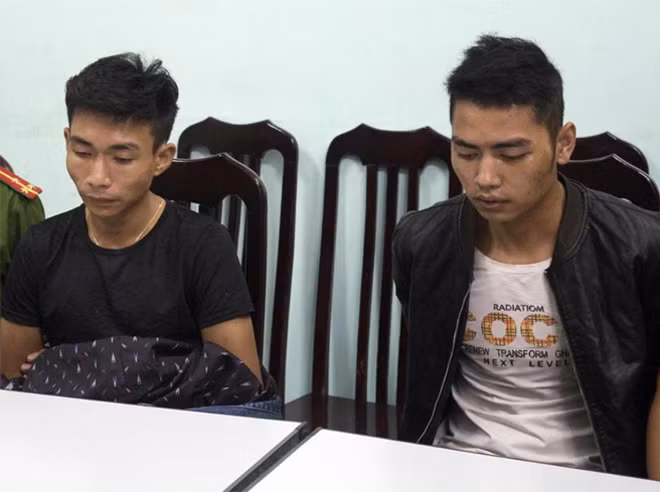 Giáp và Trường tại trụ sở Công an quận Bắc Từ Liêm. Giáp và Trường tại trụ sở Công an quận Bắc Từ Liêm.