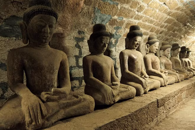 Các phật tượng trong ngôi chùa ở kinh thành cổ Mrauk U (bang Rakhine, Myanmar).