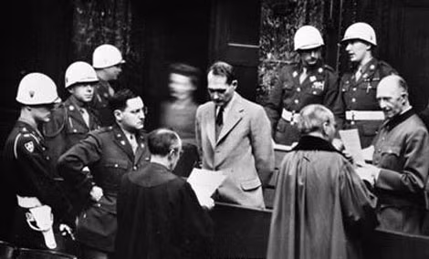 Trong phần lớn các phiên tòa, tên tội phạm chiến tranh phát xít Rudolf Hess tuyên bố bị mất trí nhớ, nhưng sau đó thừa nhận rằng đây là một mưu mẹo.