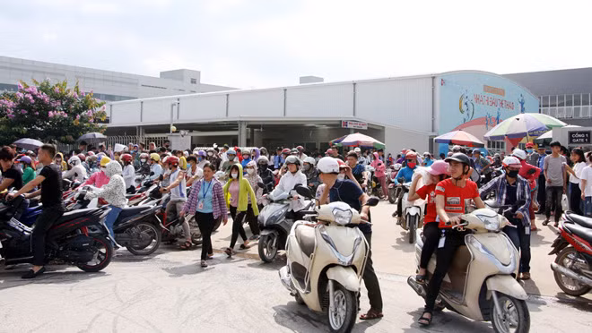 Quyền lợi của người lao động bị ảnh hưởng nghiêm trọng khi doanh nghiệp chây ì BHXH.