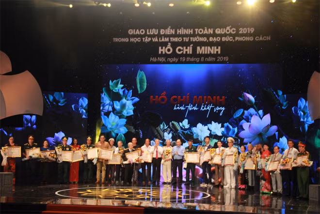 25 cá nhân, tập thể tiên tiến nhận nhận Bằng khen của Thủ tướng Chính phủ.