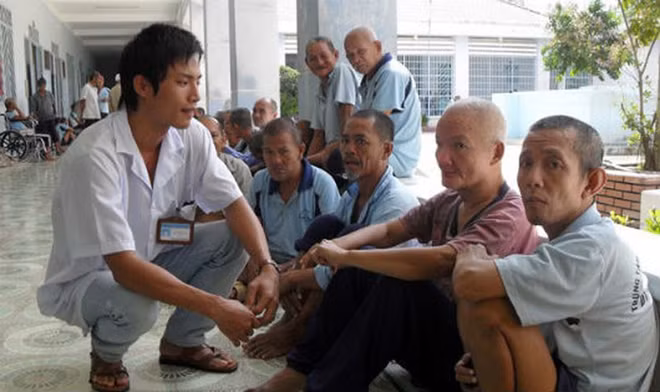 Người tâm thần được điều trị tại bệnh viện.