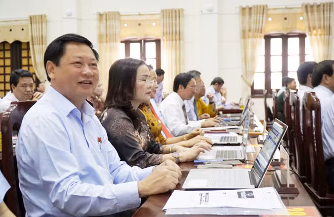 Các đầu việc của các đại biểu HĐND tỉnh đều được thể hiện trực tiếp trên máy tính.