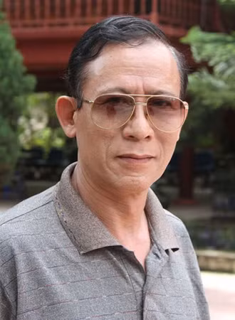 Nghệ sĩ Văn Báu. Nghệ sĩ Văn Báu.