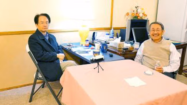 Ông Chang Hsien-yi (phải) hiện nay ở Mỹ. Ông Chang Hsien-yi (phải) hiện nay ở Mỹ.