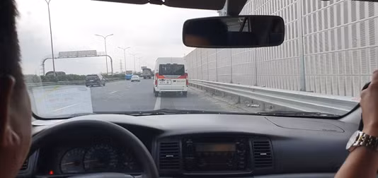 Nguy cơ TNGT khi đỗ, chạy xe vào làn dừng khẩn cấp đường cao tốc sai quy định