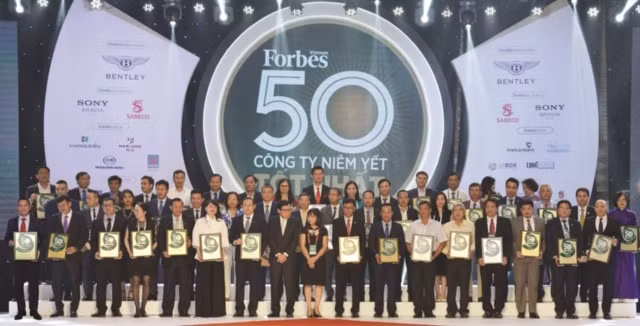 Các doanh nghiệp được vinh danh trong Top 50 công ty niêm yết tốt nhất Việt Nam 2019. Các doanh nghiệp được vinh danh trong Top 50 công ty niêm yết tốt nhất Việt Nam 2019.