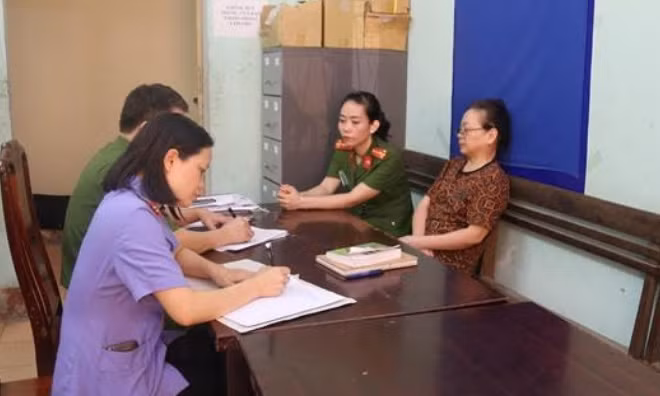 Cơ quan Công an lấy lời khai của bị can Đỗ Thị Hải Yến.