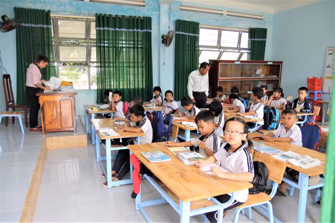 Học sinh vùng bị ảnh hưởng bão lũ của tỉnh Lâm Đồng đã sẵn sàng cho năm học mới.