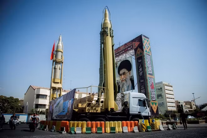 Hệ thống tên lửa tầm xa của Iran. Ảnh: Reuters.