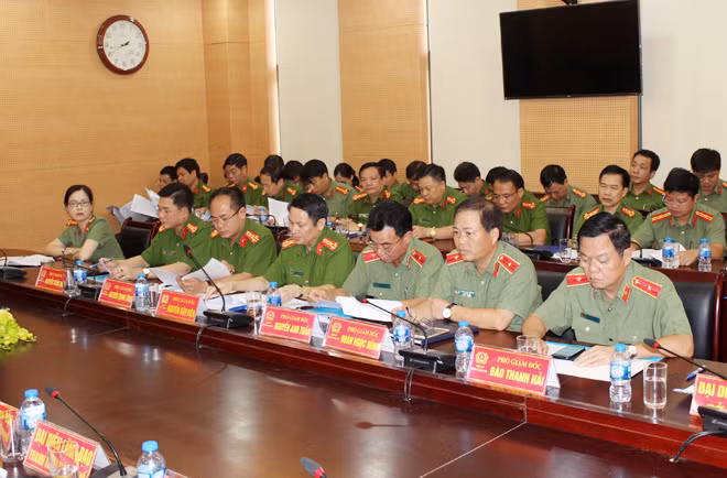 Các đại biểu dự buổi gặp mặt.