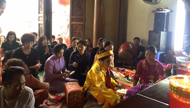 Thanh đồng vào giá quan Hoàng Mười.