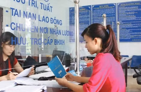 Bảo hiểm xã hội Việt Nam đang đẩy mạnh việc chi trả lương hưu, trợ cấp BHXH qua phương tiện thanh toán không dùng tiền mặt.
