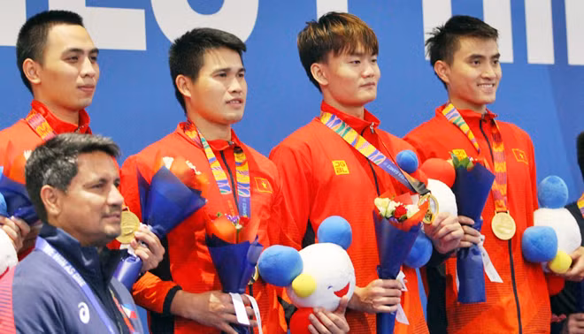 Đội kiếm chém đồng đội nam đăng quang ở SEA Games 30.