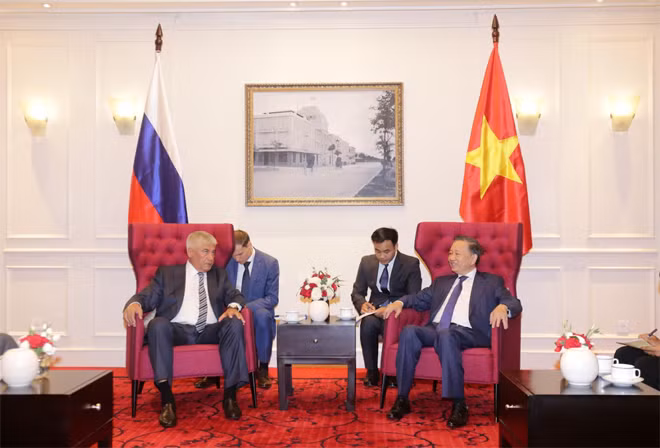 Bộ trưởng Tô Lâm tiếp Bộ trưởng Kolokoltsev Vladimir Aleksandrovich.