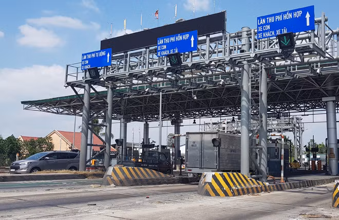 Trạm BOT Cai Lậy trên quốc lộ 1.