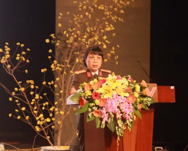 Đại tá Đặng Lan Dung phát biểu tại Hội nghị.