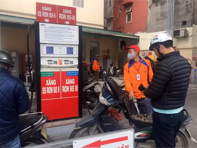 Qua kiểm tra cho thấy, việc bán xăng A95 vẫn diễn ra bình thường.