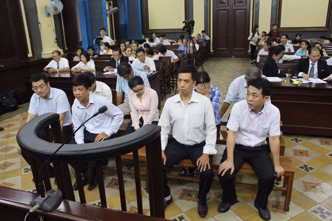 Các bị cáo tại phiên tòa phúc thẩm.