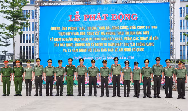 Các đại biểu tại Lễ phát động.