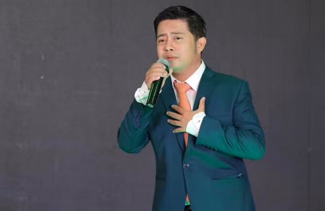 Ca sĩ Đào Nguyên Vũ. Ca sĩ Đào Nguyên Vũ.