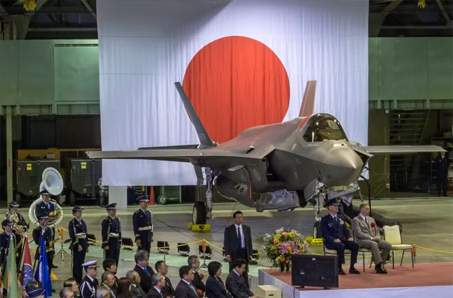 Chiếc F-35A đầu tiên của Nhật Bản ra mắt năm 2017. Ảnh: Nikkei. Chiếc F-35A đầu tiên của Nhật Bản ra mắt năm 2017. Ảnh: Nikkei.