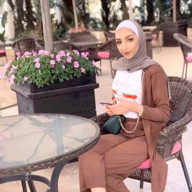 Israa Ghrayeb trên Instagram.