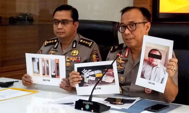 Cảnh sát Indonesia họp báo về việc bắt giữ Wijayanto.