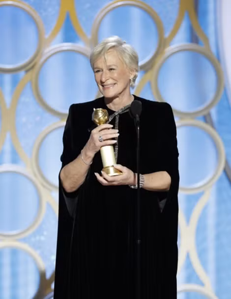 Nữ diễn viên Glenn Close nhận giải Quả cầu vàng đầu tiên trong sự nghiệp diễn xuất của mình. Ảnh: AP.