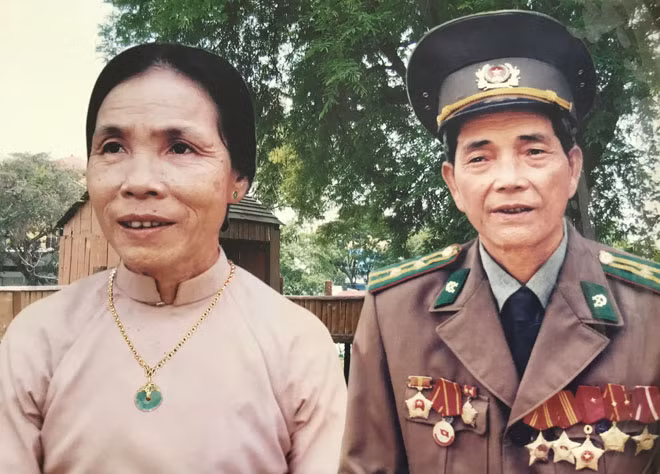Vợ chồng ông Lê Xuân Vi.