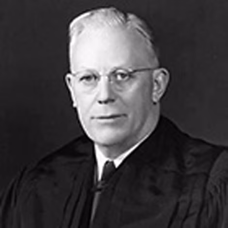 Chánh án Tòa án tối cao Mỹ Earl Warren.